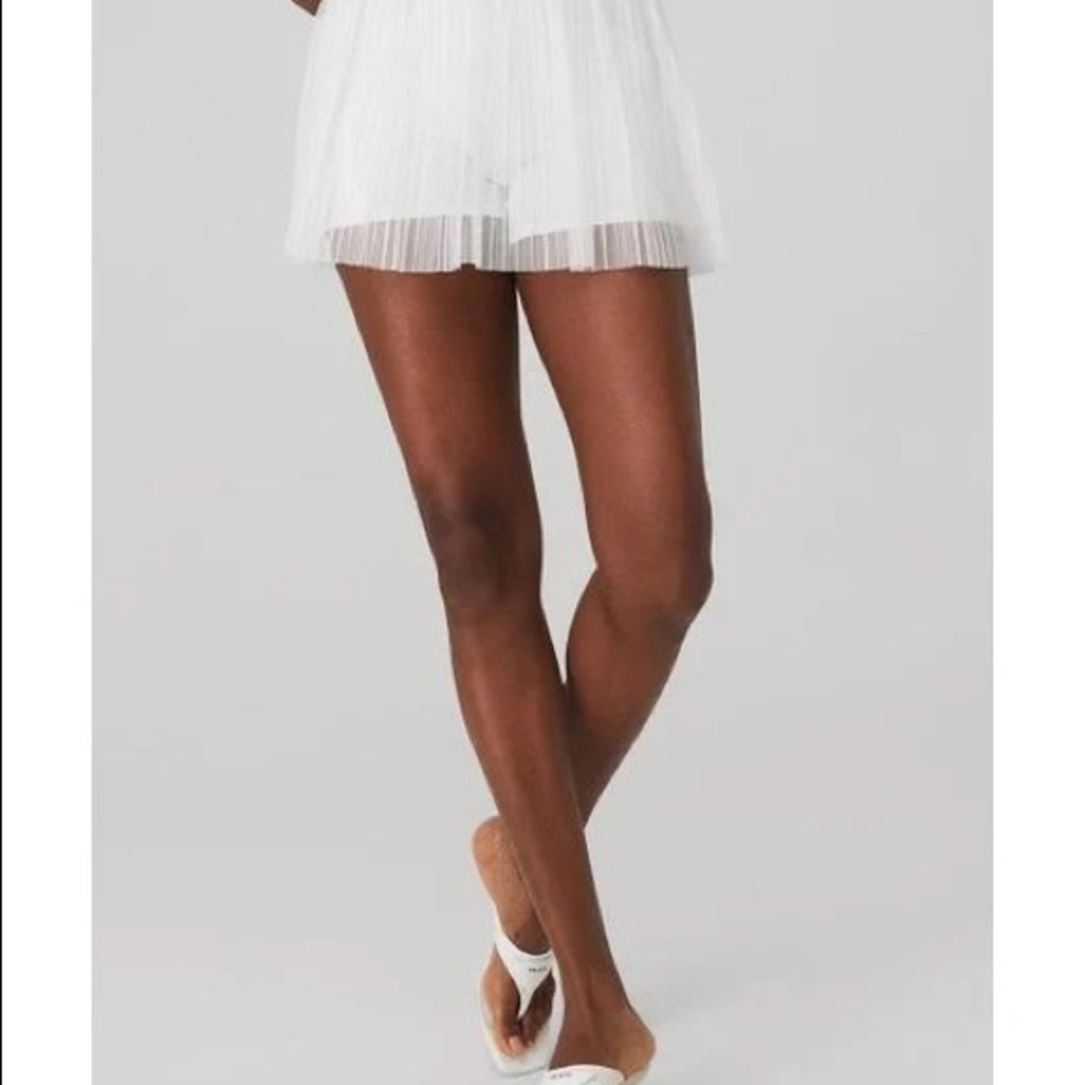 NWT Alo Yoga Mesh Flirty Tennis Skirt Small White